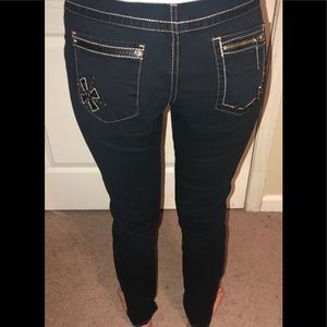 Black skinny leg jeans